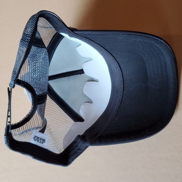 NWT Disney Star Wars Mandalorian mesh black/ grey ball cap WITH baby Yoda - Picture 3 of 5